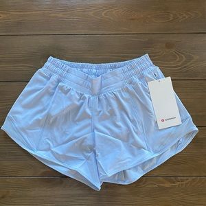 Lululemon hotty hot LR short 4”